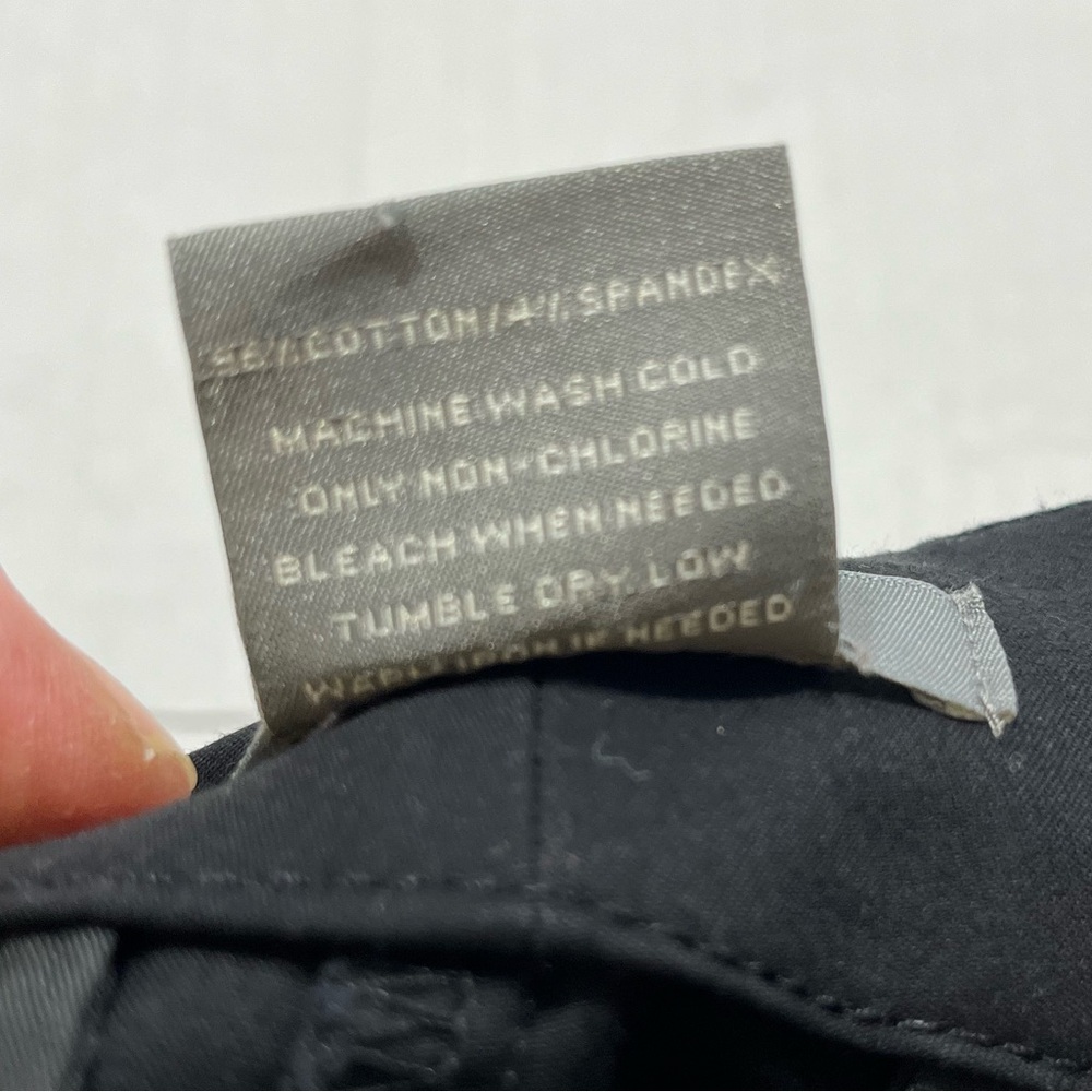 ANN TAYLOR SIGNATURE BLACK SHORTS - Picture 9 of 12